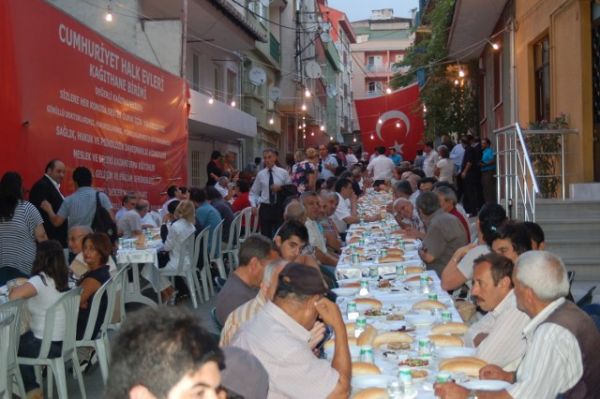 CHP Kâğıthane İftar yemeğinde buluştu… 24