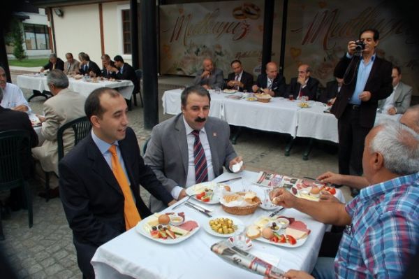 30 Ağustos 2011 CHP Kagıthane yemeği 47