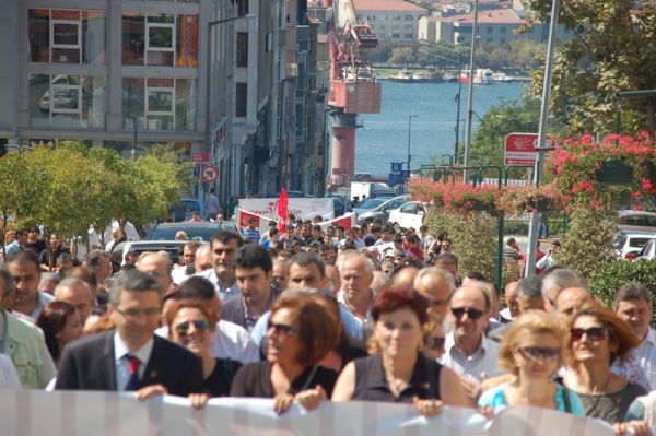 CHP Ahmet Şık ve Nedim Şener'in arkadaşları  İÇİN 10