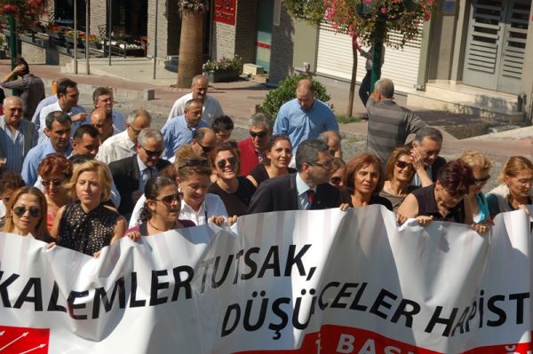 CHP Ahmet Şık ve Nedim Şener'in arkadaşları  İÇİN 11