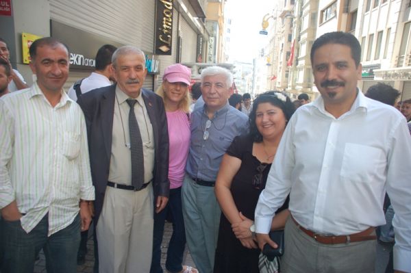 CHP Ahmet Şık ve Nedim Şener'in arkadaşları  İÇİN 6