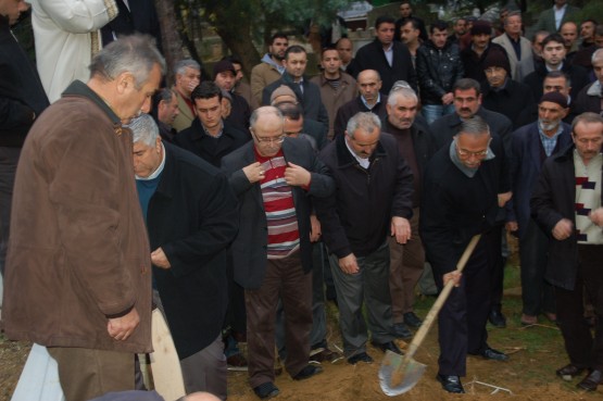 Cemil Öğütcü’nün Anne Acısı… 15