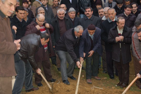 Cemil Öğütcü’nün Anne Acısı… 16