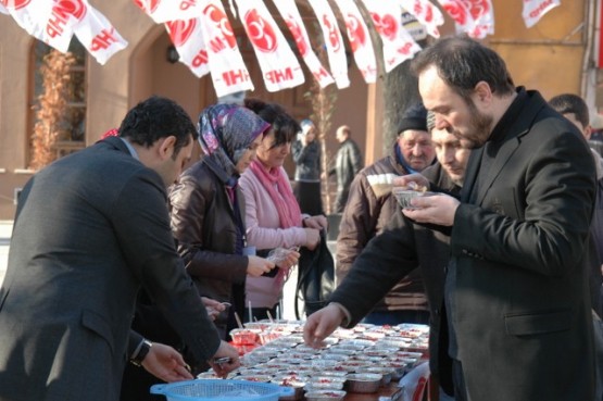 MHP Kağıthane  İlçe Teşkilatı Aşure Dağıttı 11