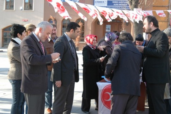 MHP Kağıthane  İlçe Teşkilatı Aşure Dağıttı 13