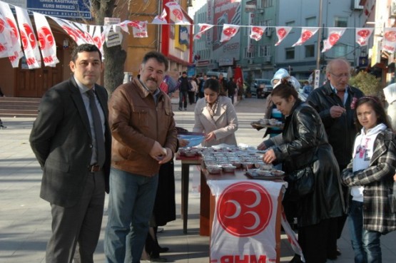 MHP Kağıthane  İlçe Teşkilatı Aşure Dağıttı 3