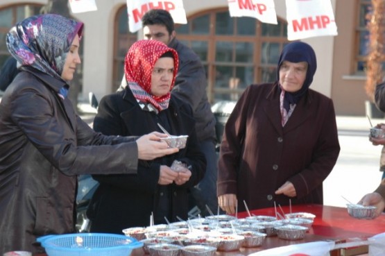 MHP Kağıthane  İlçe Teşkilatı Aşure Dağıttı 32