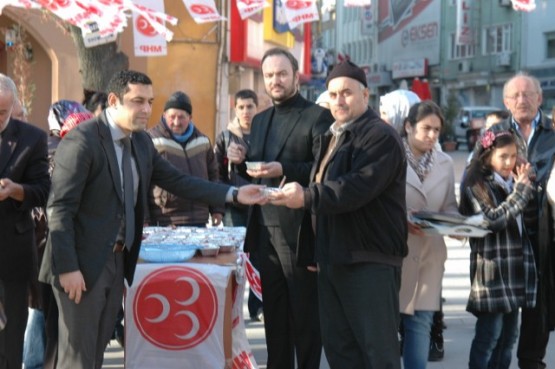 MHP Kağıthane  İlçe Teşkilatı Aşure Dağıttı 9