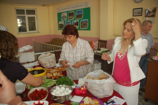 CHP Kâğıthane kadın kollarından kahvaltı 7