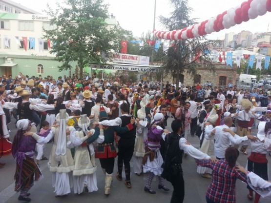 Kağıthane Barış için Halay Çekti 42