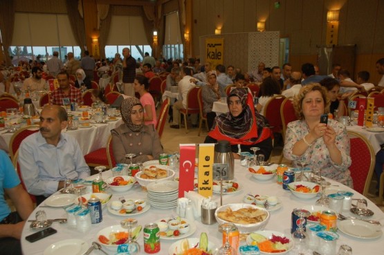 Kale Ticaret’ten dillere destan iftar yemeği 13