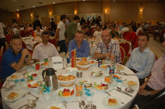 Kale Ticaret’ten dillere destan iftar yemeği 20