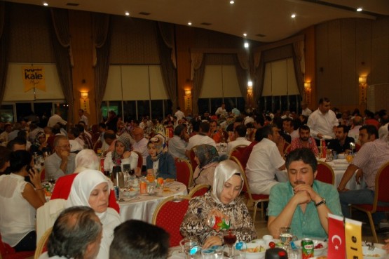 Kale Ticaret’ten dillere destan iftar yemeği 41