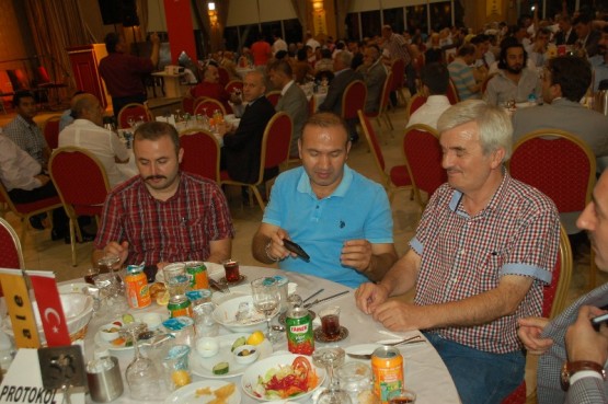 Kale Ticaret’ten dillere destan iftar yemeği 42