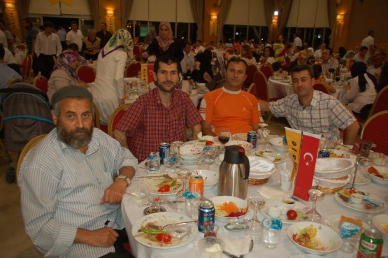 Kale Ticaret’ten dillere destan iftar yemeği 74