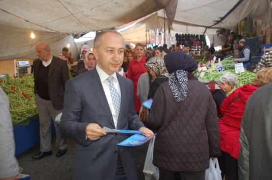 CHP Kağıthane,pazarda broşür dağıttı 41