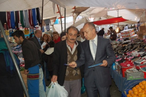 CHP Kağıthane,pazarda broşür dağıttı 44