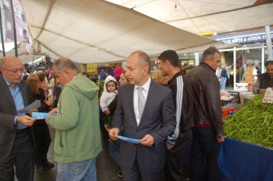 CHP Kağıthane,pazarda broşür dağıttı 53