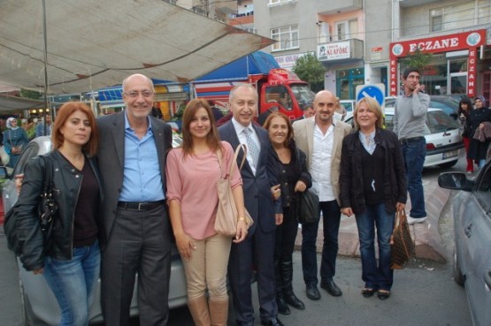 CHP Kağıthane,pazarda broşür dağıttı 61