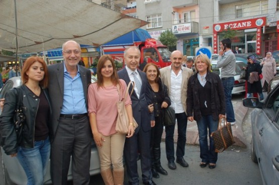 CHP Kağıthane,pazarda broşür dağıttı 62