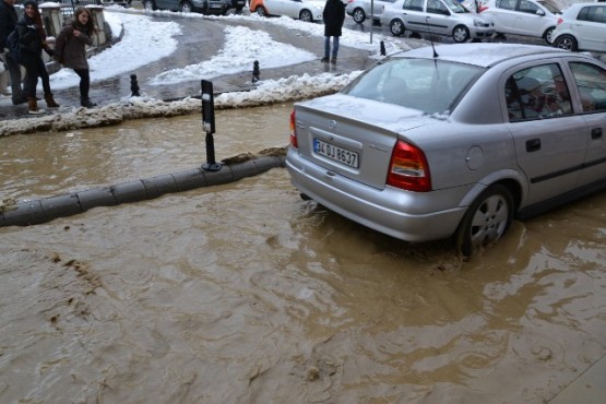 Kâğıthane’de İSKİ'ye ait su borusu patladı 19