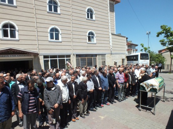 Kasım Aydın babaannesini toprağa verdi 21