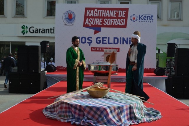 Kağıthane Belediyesi halka aşure dağıttı 20