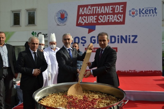 Kağıthane Belediyesi halka aşure dağıttı 29