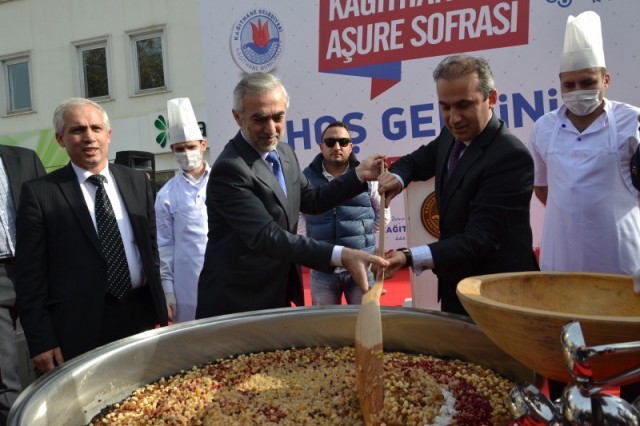 Kağıthane Belediyesi halka aşure dağıttı 36