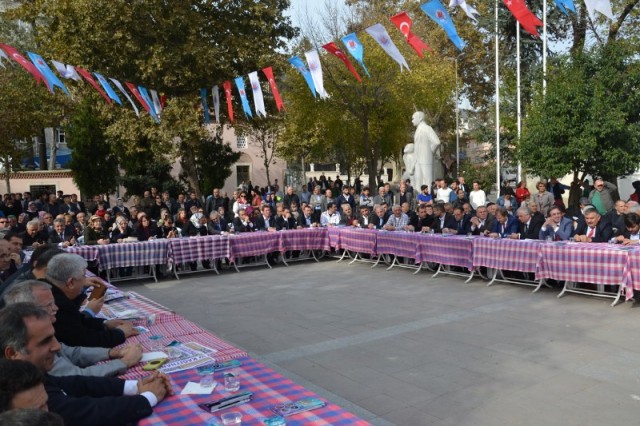 Kağıthane Belediyesi halka aşure dağıttı 46