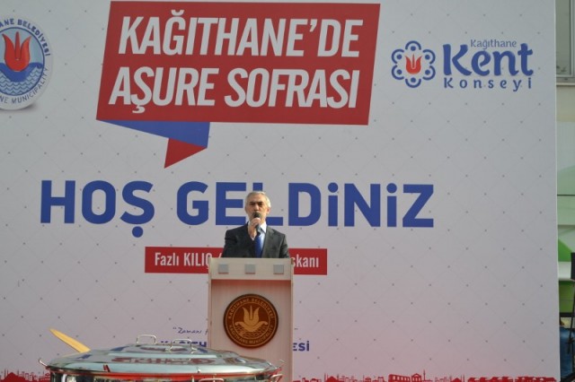 Kağıthane Belediyesi halka aşure dağıttı 50