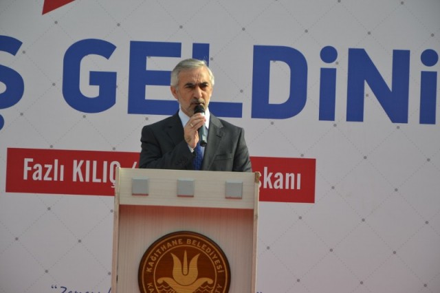 Kağıthane Belediyesi halka aşure dağıttı 52