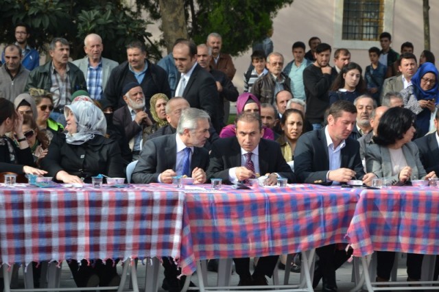 Kağıthane Belediyesi halka aşure dağıttı 59