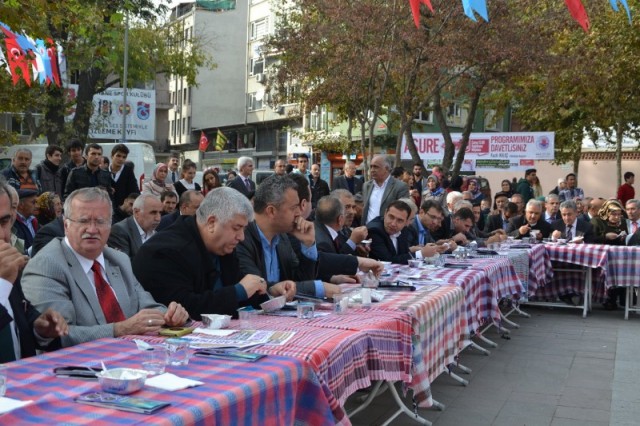 Kağıthane Belediyesi halka aşure dağıttı 66