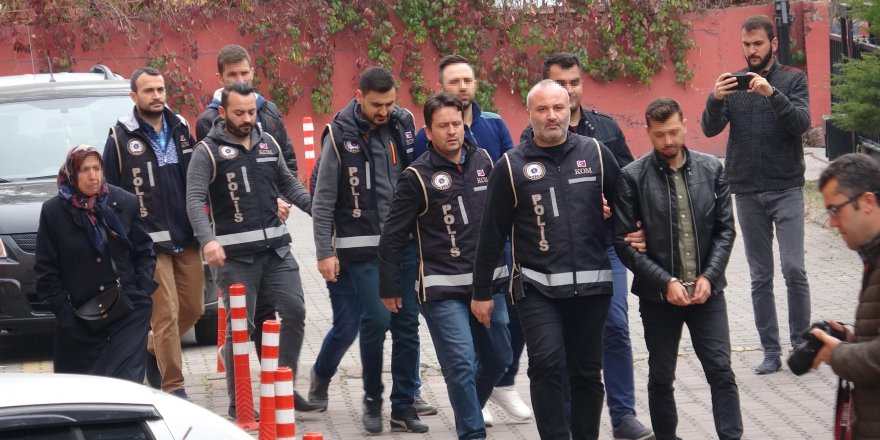 Karabük'te, 5 FETÖ şüphelisi adliyede