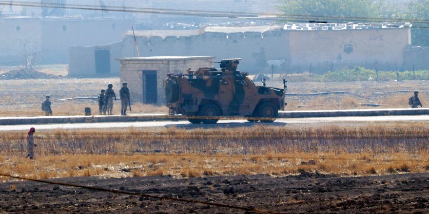 Tel Abyad'da teröristlerin tuzakladığı patlayıcılar imha ediliyor