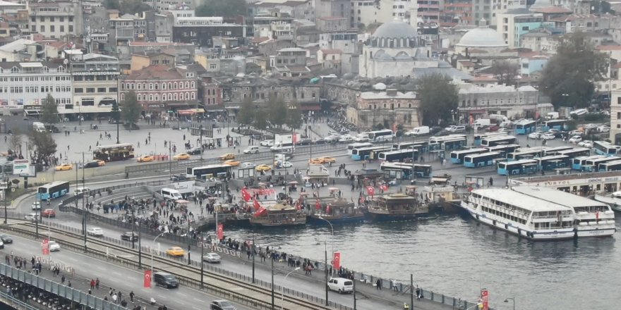 Eminönü'ndeki balıkçılar yürütmeyi durdurma kararı için mahkemeye başvurdu