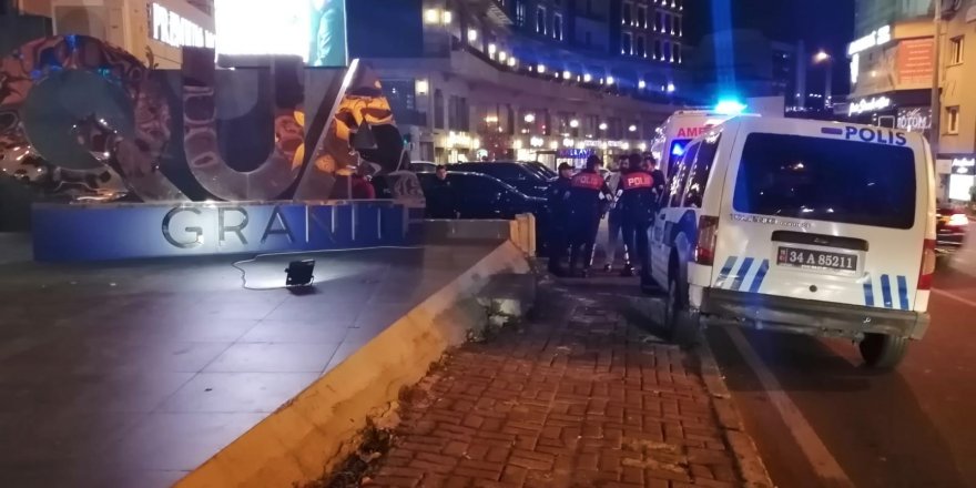 BEŞİKTAŞ'TA GECE KULÜBÜNÜN SAHİBİ, İŞYERİNDE ÖLÜ OLARAK BULUNDU