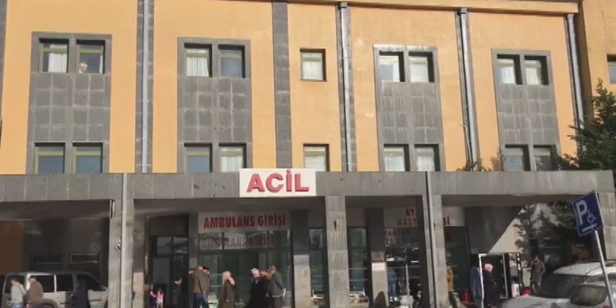 ARNAVUTKÖY DEVLET HASTANESİ'NDE HASTA YAKINI GÜVENLİK GÖREVLİSİNİ BIÇAKLADI 