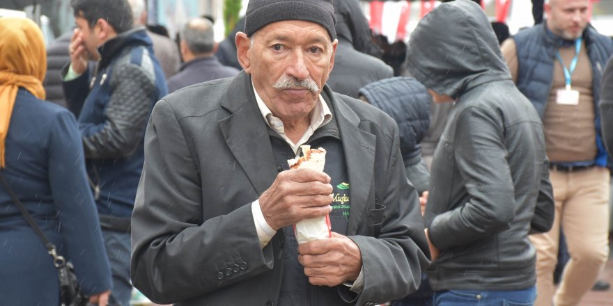 SULTANGAZİ'DE ÇİĞ KÖFTE FESTİVALİNE YOĞUN İLGİ