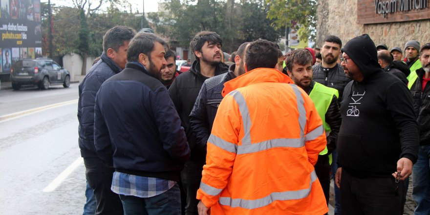 MAAŞLARINI ALAMADIKLARINI ÖNE SÜREN METRO İŞÇİLERİNDEN EYLEM 