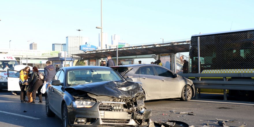 OKMEYDANI  D-100'DE KAZA; TRAFİKTE YOĞUNLUK 