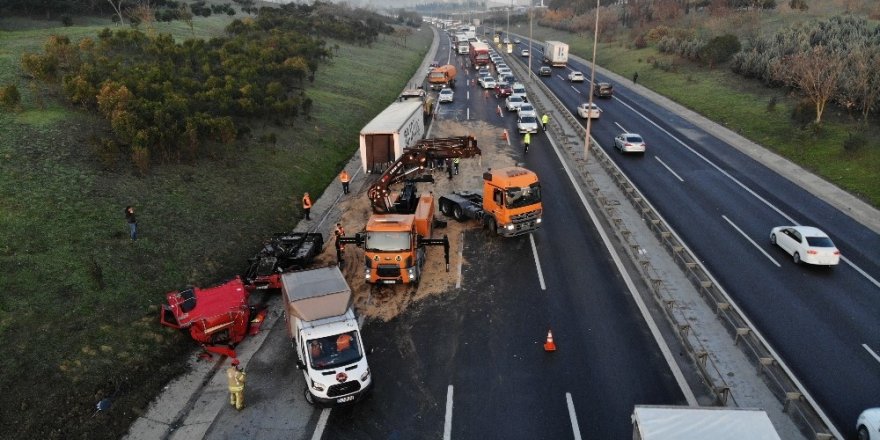 Tem Otoyolunda Trafik Kitlendi