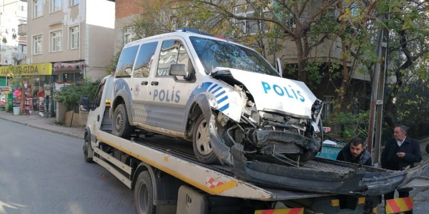 Dur İhtarına Uymayan Aracı Kovalayan Polis Otosu Kaza Yaptı: 1 Polis Yaralı