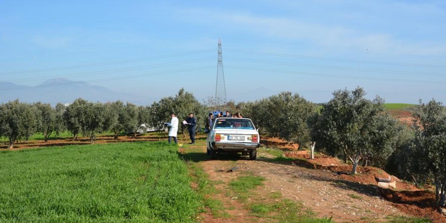 İZMİR'DE OTOMOBİL İÇİNDE CESET BULUNDU