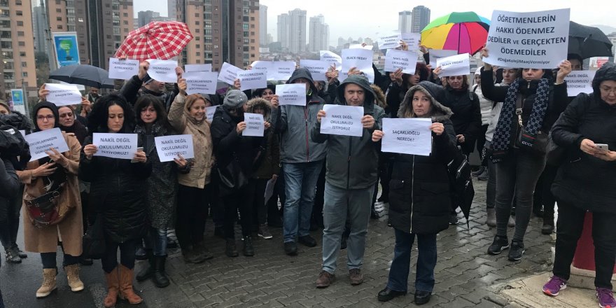 ATAŞEHİR'DE VELİLERDEN YAĞMUR ALTINDA ÖZEL OKUL PROTESTOSU 