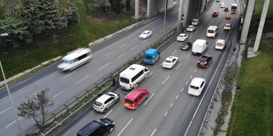 Esenyurt Tem Bağlantı Yolunda 7 Araçlı Zincirleme Kaza