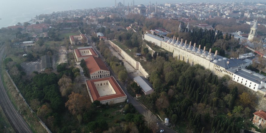 (HAVADAN FOTOĞRAFLARLA) TOPKAPI SARAYI'NA İSTİNAT DUVARLI ÖNLEM