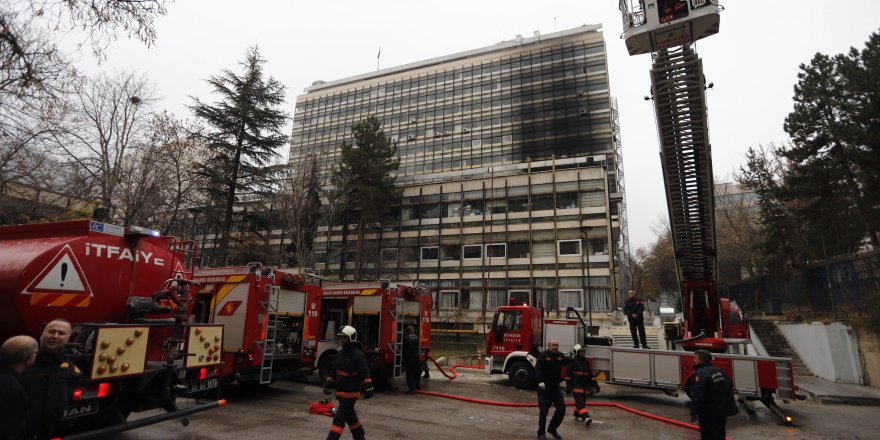 DSİ GENEL MÜDÜRLÜĞÜ'NDEKİ YANGIN YARIM SAATTE SÖNDÜRÜLDÜ (2) - YENİDEN