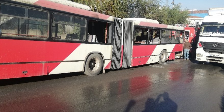 Esenyurt’ta Korkutan Otobüs Yangını